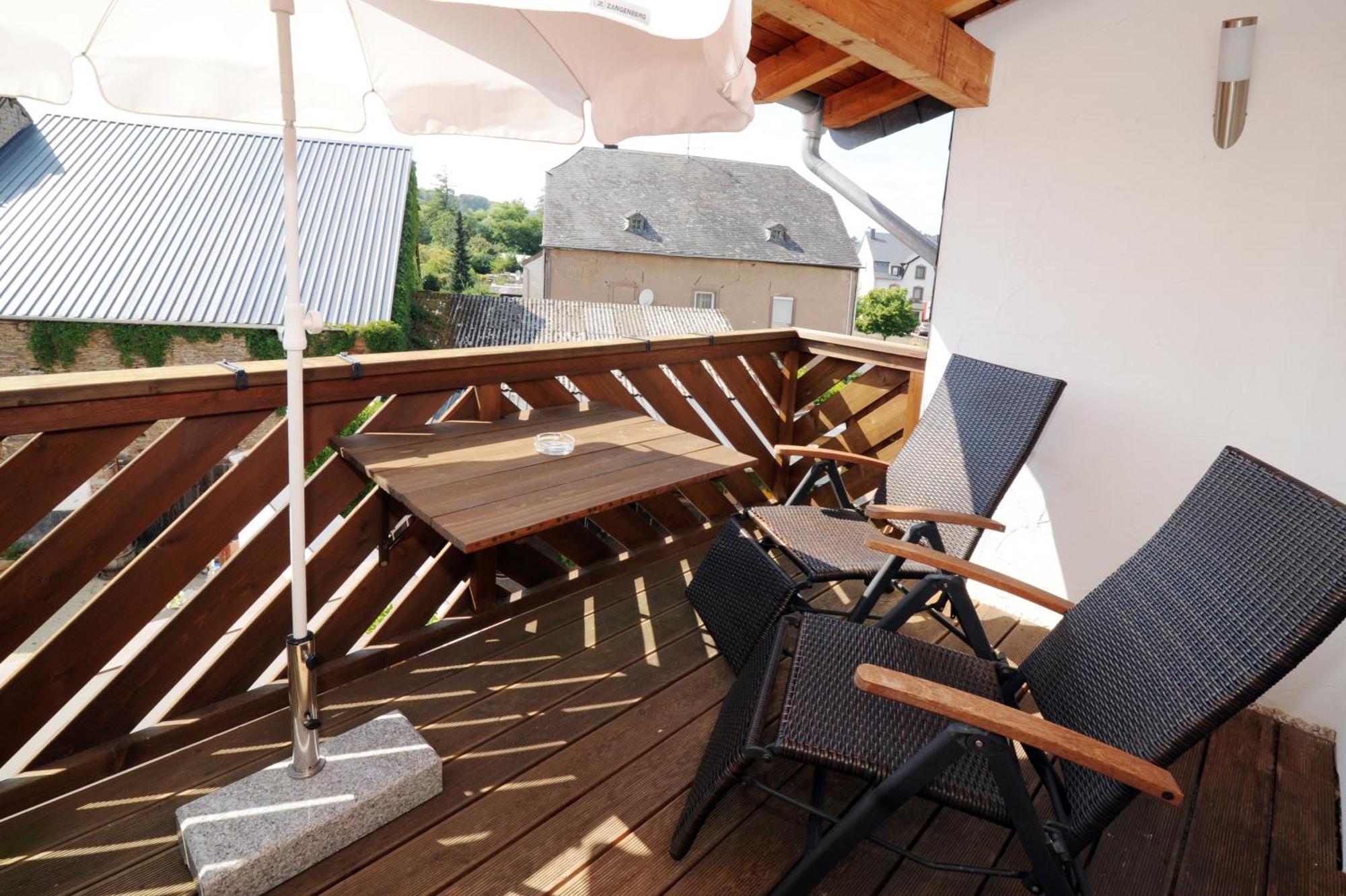 Weingut U. Gaestehaus Becker Platten Экстерьер фото